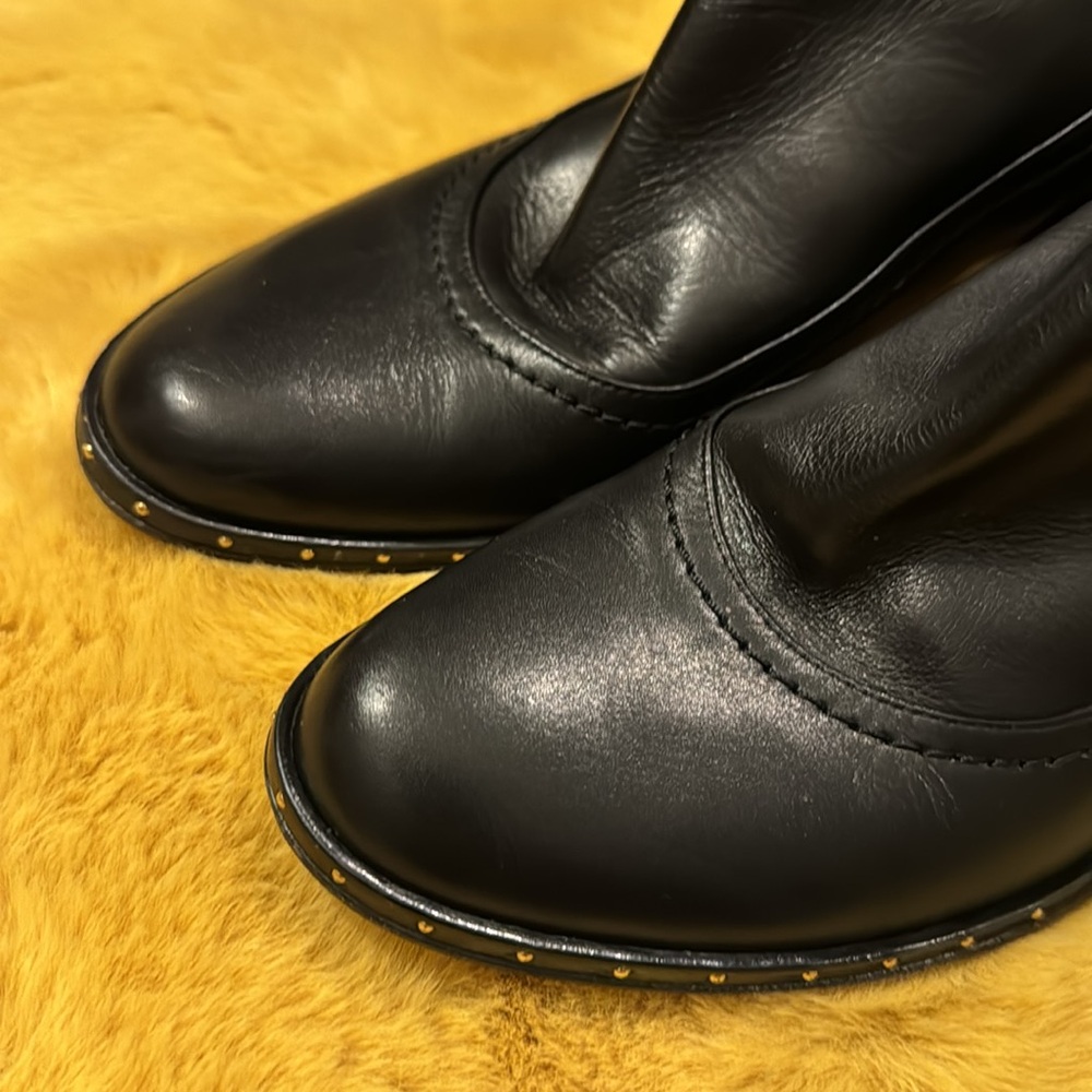 Louis Vuitton Black Leather Ankle Boot with gold detail size 36. Used. - Picture 9 of 10